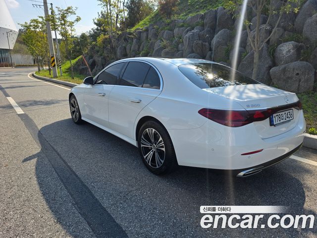 Mercedes-Benz E-Class 2025 — photo 10