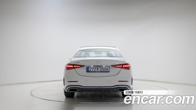 Mercedes-Benz C-Class 2026 — photo 4