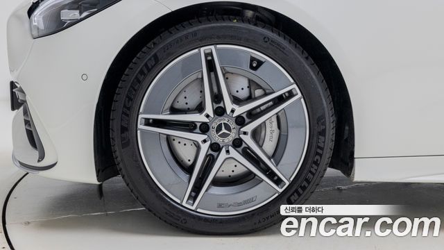 Mercedes-Benz C-Class 2026 — photo 5