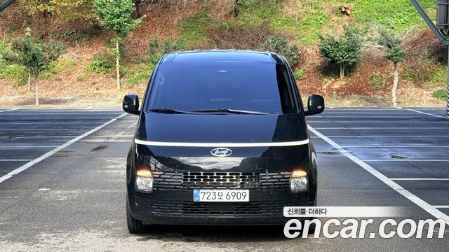 Hyundai Staria 2023 — photo 3