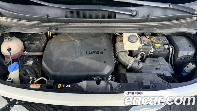 Hyundai Staria 2023 — photo 6