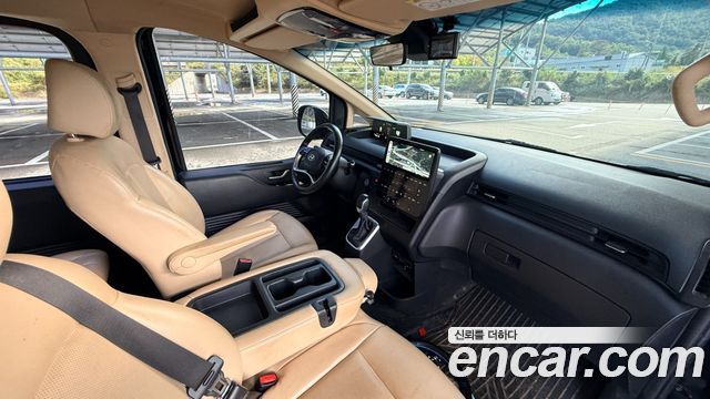 Hyundai Staria 2023 — photo 10
