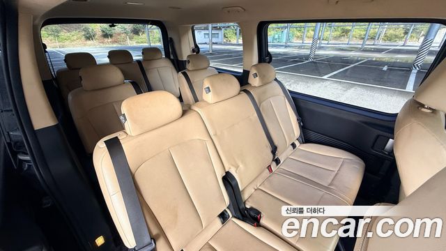 Hyundai Staria 2023 — photo 11