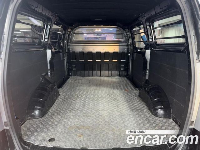 Hyundai Starex 2019 — photo 17
