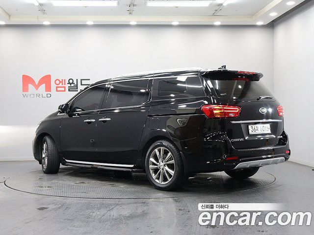 Kia Canival 2019 — photo 3