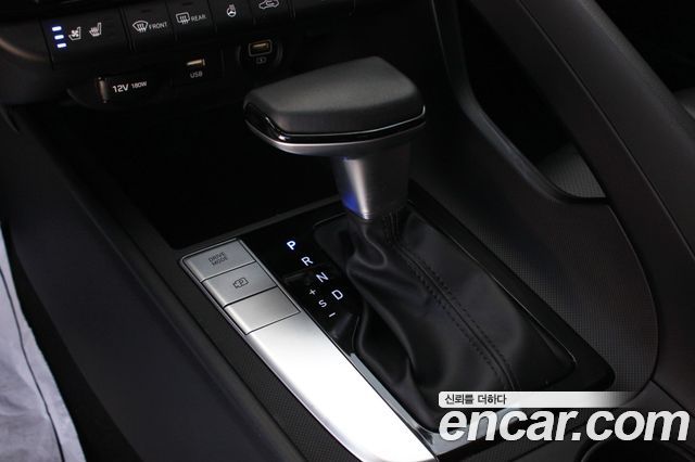 Hyundai AVANTE 2021 — photo 12
