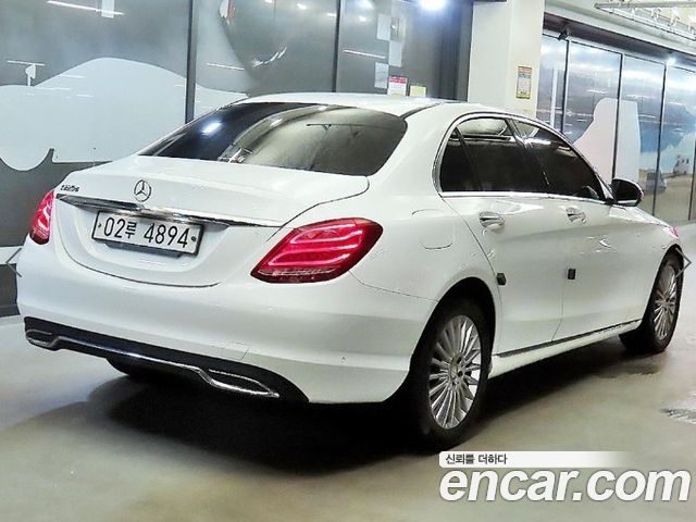 Mercedes-Benz C-Class 2017 — photo 4