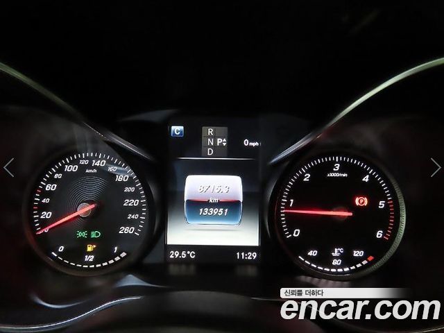 Mercedes-Benz C-Class 2017 — photo 9