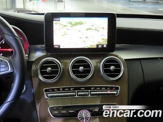 Mercedes-Benz C-Class 2017 — photo 11