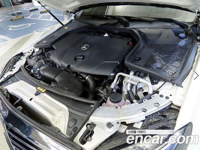 Mercedes-Benz C-Class 2017 — photo 19