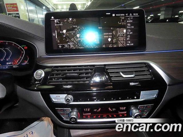 BMW Gran Turismo 2022 — photo 11