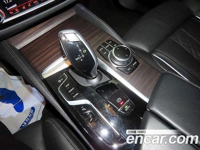 BMW Gran Turismo 2022 — photo 12