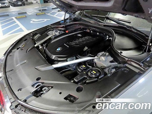 BMW Gran Turismo 2022 — photo 19
