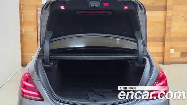 Mercedes-Benz S-Class 2019 — photo 20
