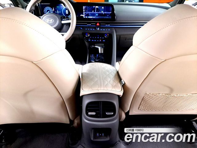 Hyundai AVANTE 2024 — photo 19