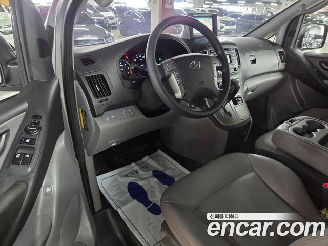 Hyundai Starex 2017 — photo 9