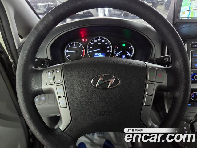 Hyundai Starex 2017 — photo 10