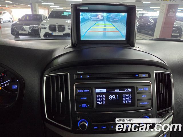 Hyundai Starex 2017 — photo 13