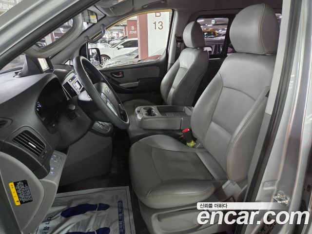 Hyundai Starex 2017 — photo 15
