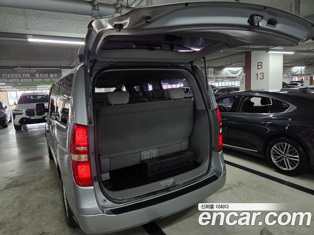 Hyundai Starex 2017 — photo 18
