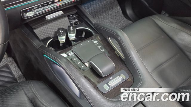 Mercedes-Benz GLE-Class 2021 — photo 11
