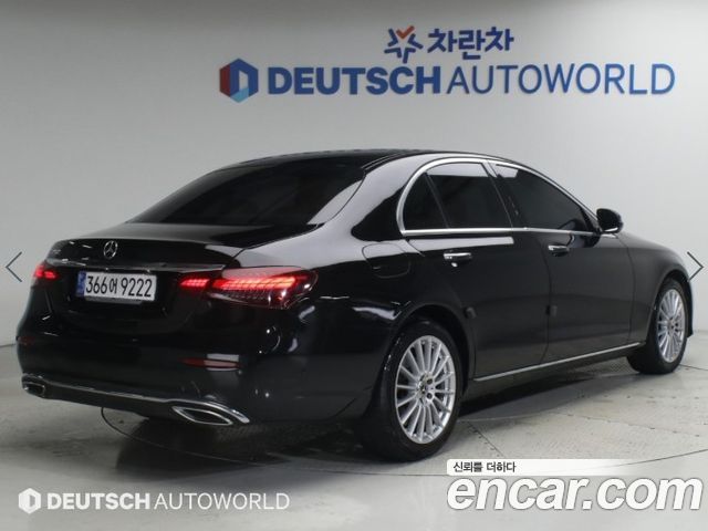 Mercedes-Benz E-Class 2022 — photo 2
