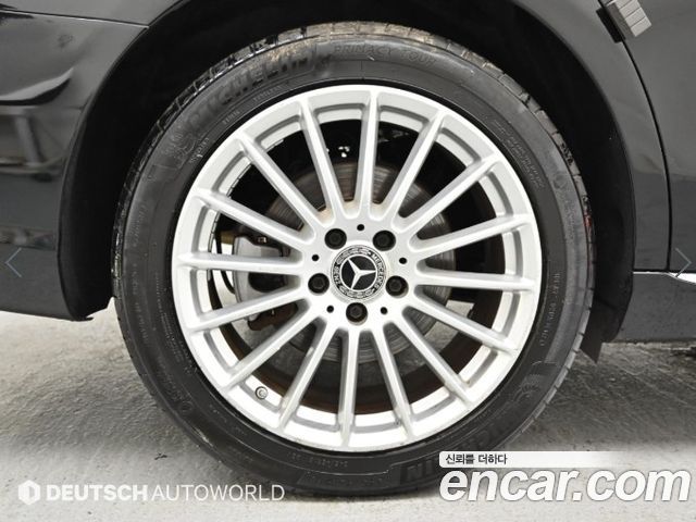 Mercedes-Benz E-Class 2022 — photo 5