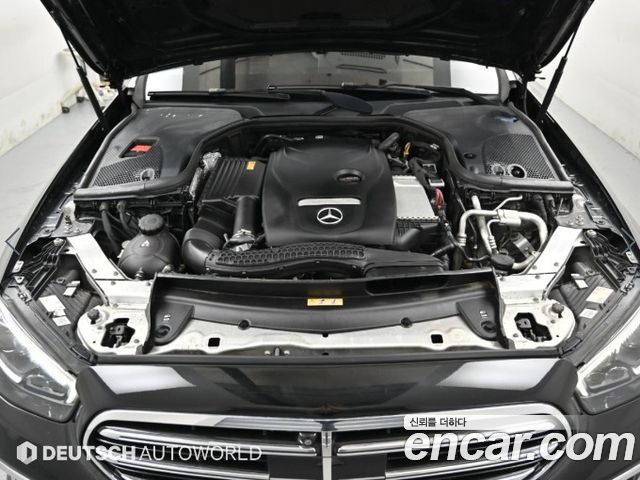 Mercedes-Benz E-Class 2022 — photo 6