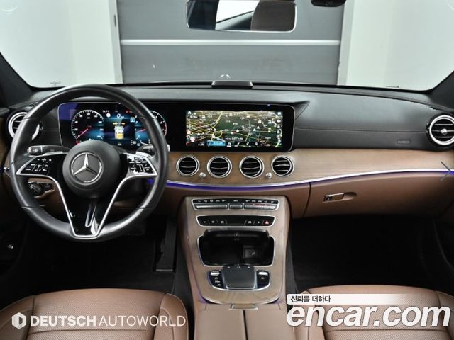 Mercedes-Benz E-Class 2022 — photo 7