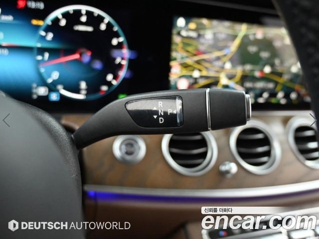 Mercedes-Benz E-Class 2022 — photo 9