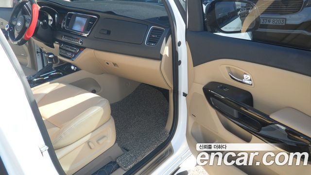 Kia Canival 2019 — photo 7