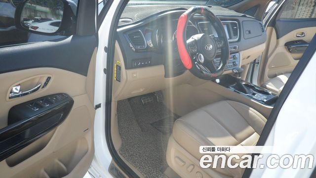 Kia Canival 2019 — photo 9
