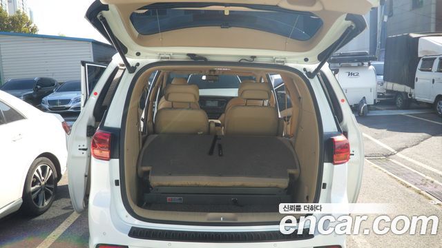 Kia Canival 2019 — photo 17