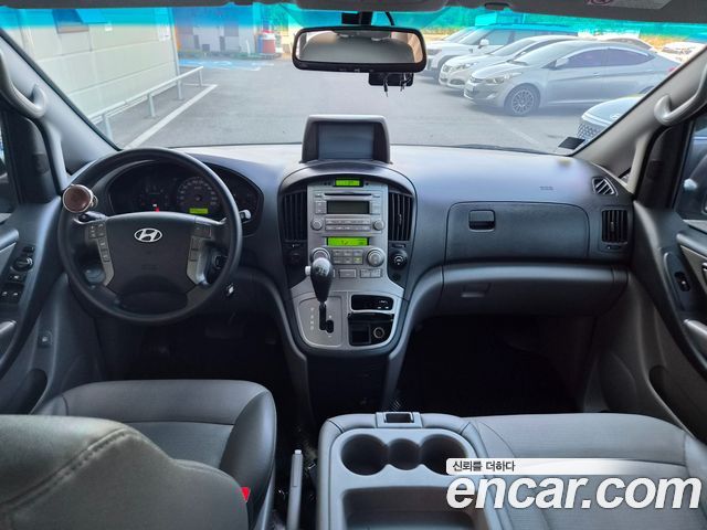 Hyundai Starex 2011 — photo 9