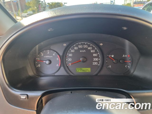 Hyundai Starex 2011 — photo 10