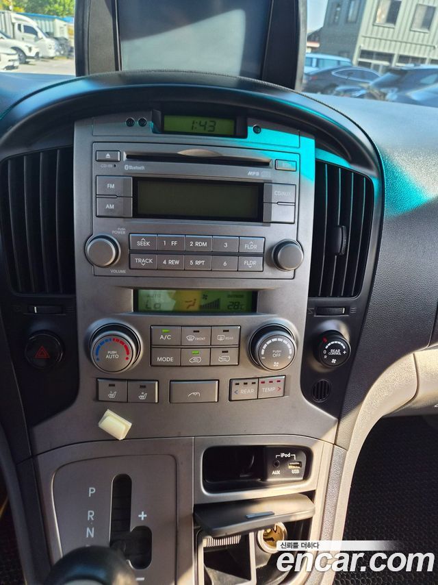Hyundai Starex 2011 — photo 11