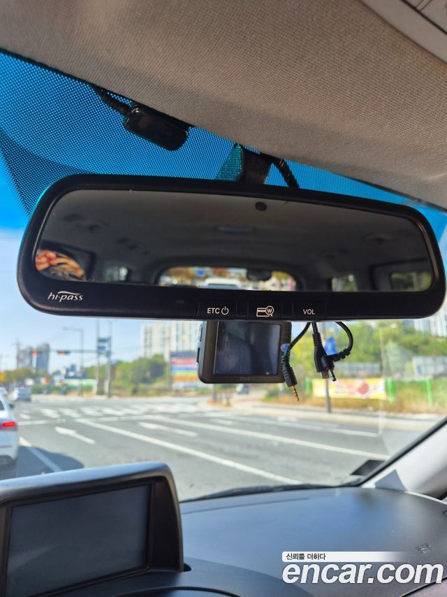 Hyundai Starex 2011 — photo 13