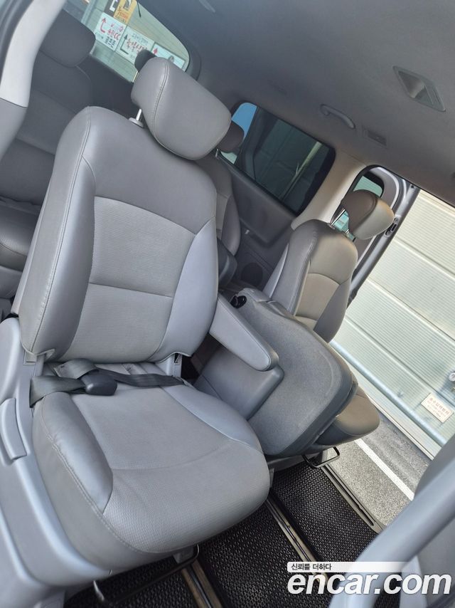 Hyundai Starex 2011 — photo 15
