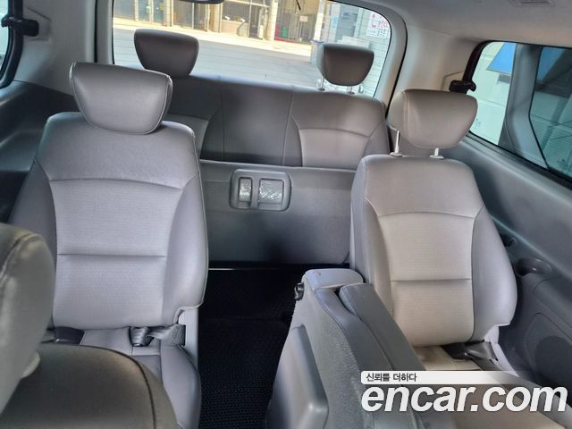 Hyundai Starex 2011 — photo 18