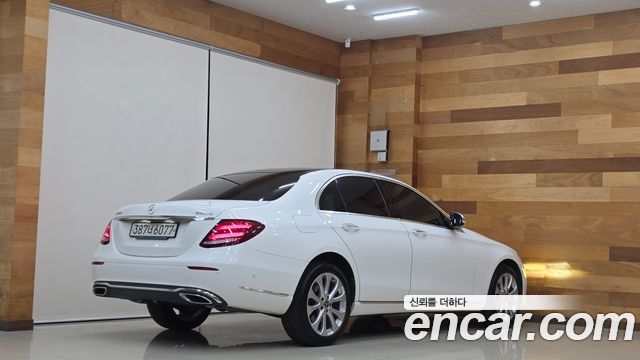 Mercedes-Benz E-Class 2020 — photo 2