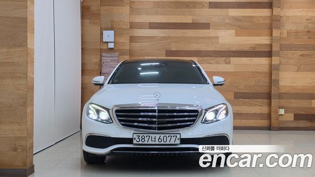 Mercedes-Benz E-Class 2020 — photo 3
