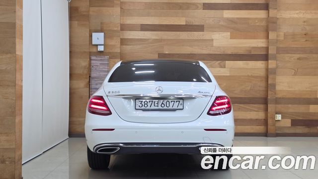 Mercedes-Benz E-Class 2020 — photo 4
