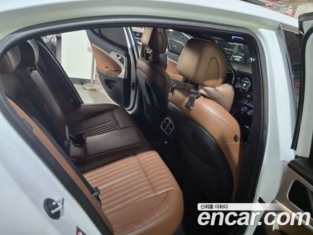 Genesis G70 2019 — photo 11