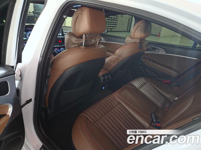 Genesis G70 2019 — photo 12