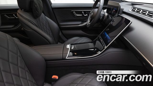 Mercedes-Benz S-Class 2025 — photo 9