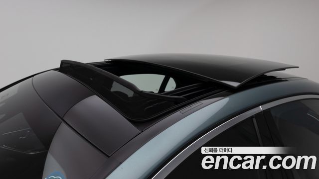 Mercedes-Benz S-Class 2025 — photo 12