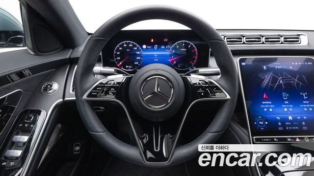 Mercedes-Benz S-Class 2025 — photo 20