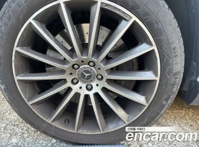 Mercedes-Benz GLE-Class 2023 — photo 10