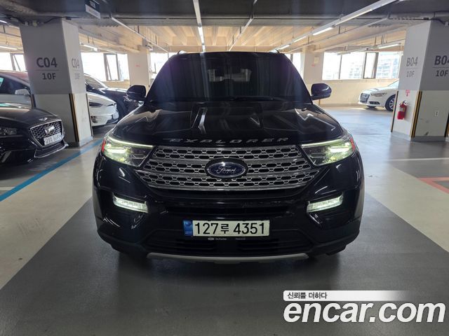 Ford Explorer 2021 — photo 1