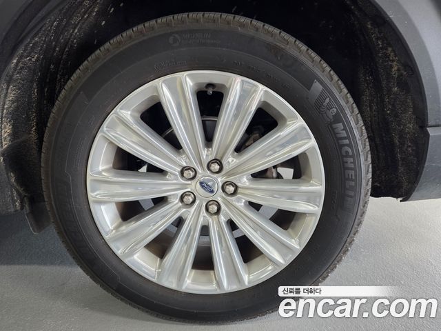 Ford Explorer 2021 — photo 7
